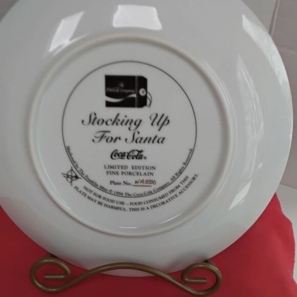 1994 Franklin Mint Coca Cola Collector's Plate Theme Stocking up for Santa - Picture 2 of 3